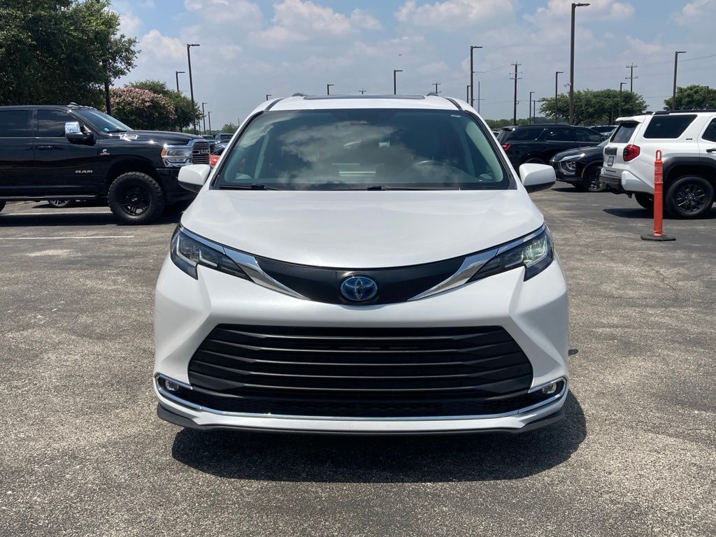 2023 Toyota Sienna XLE