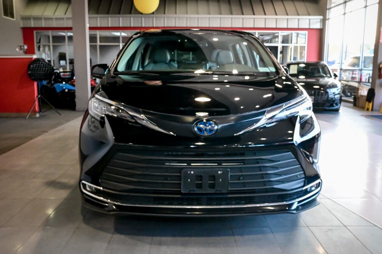 2023 Toyota Sienna XLE Springfield NJ