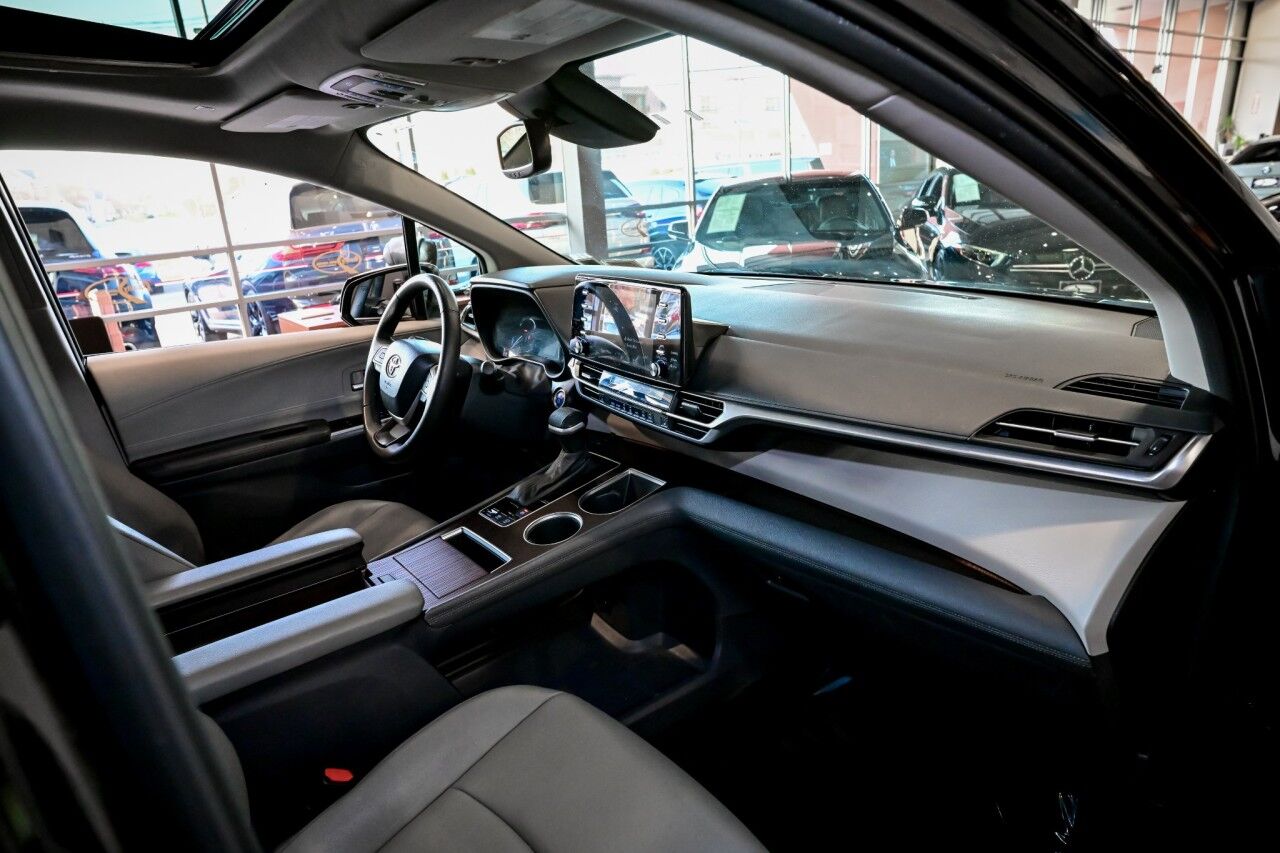 2023 Toyota Sienna XLE Springfield NJ