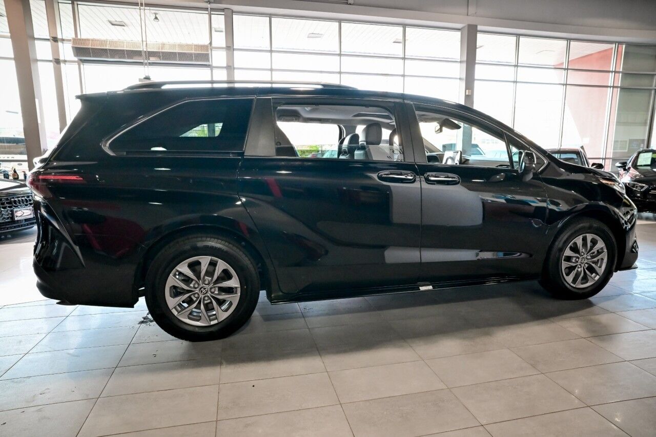 2023 Toyota Sienna XLE Springfield NJ