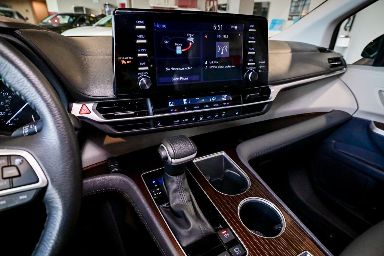 2023 Toyota Sienna XLE Springfield NJ