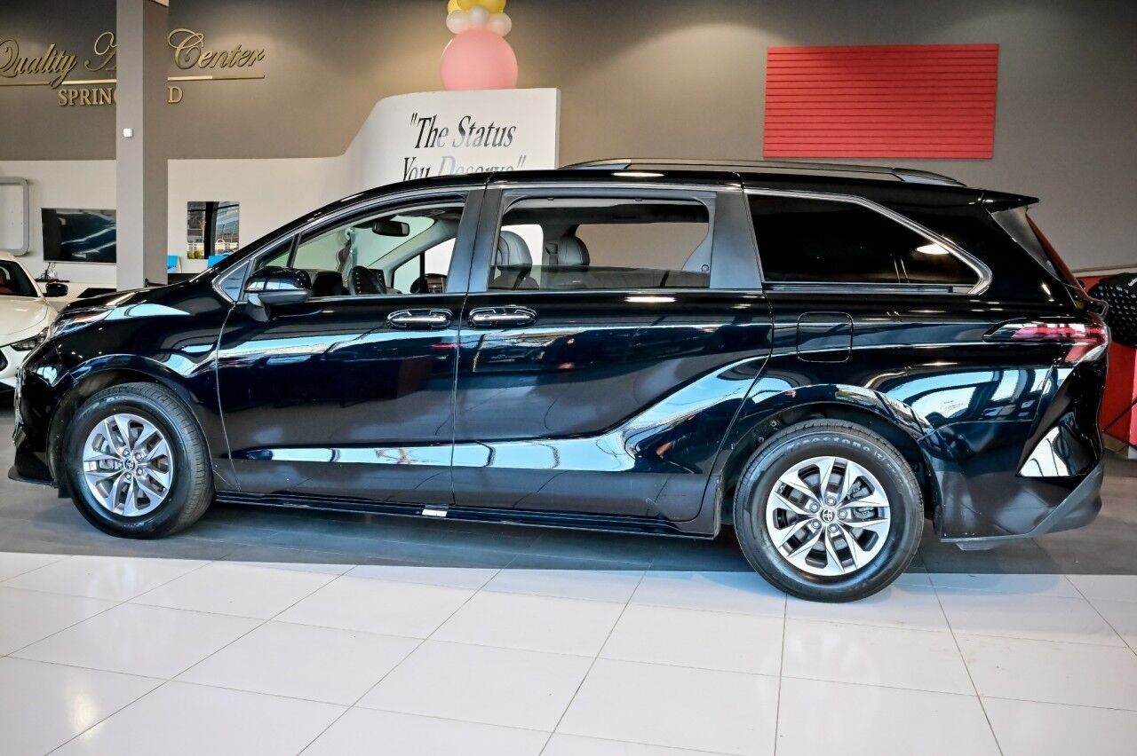 2023 Toyota Sienna XLE Springfield NJ