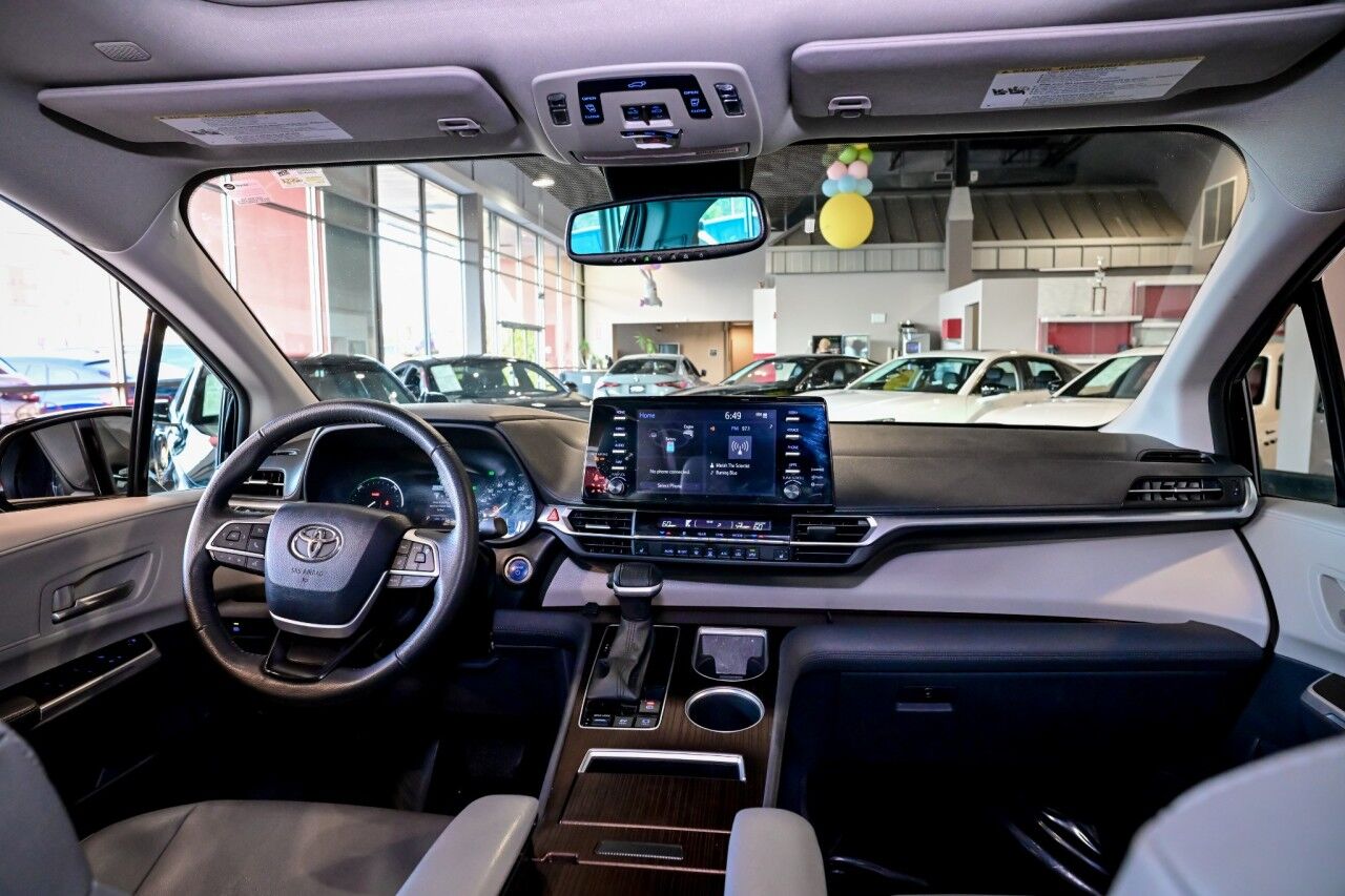 2023 Toyota Sienna XLE Springfield NJ