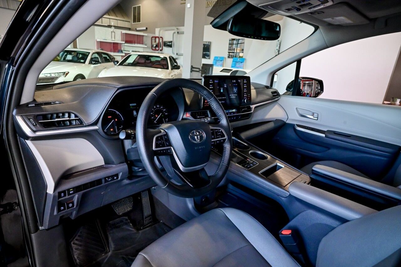 2023 Toyota Sienna XLE Springfield NJ