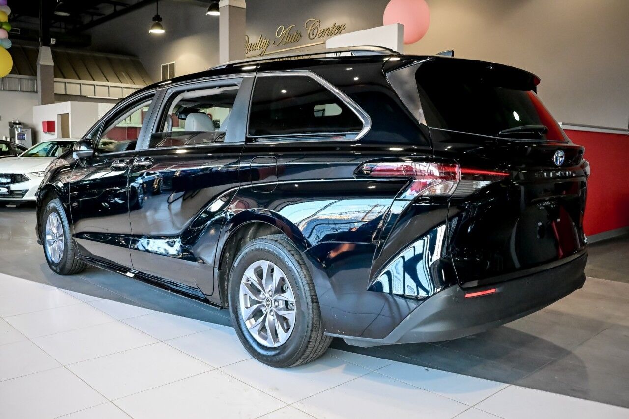 2023 Toyota Sienna XLE Springfield NJ