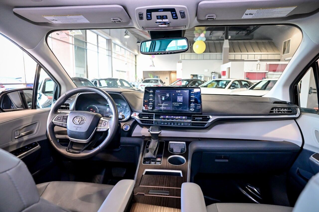 2023 Toyota Sienna XLE Springfield NJ