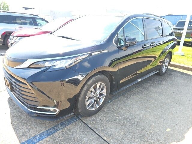 2023 Toyota Sienna XLE