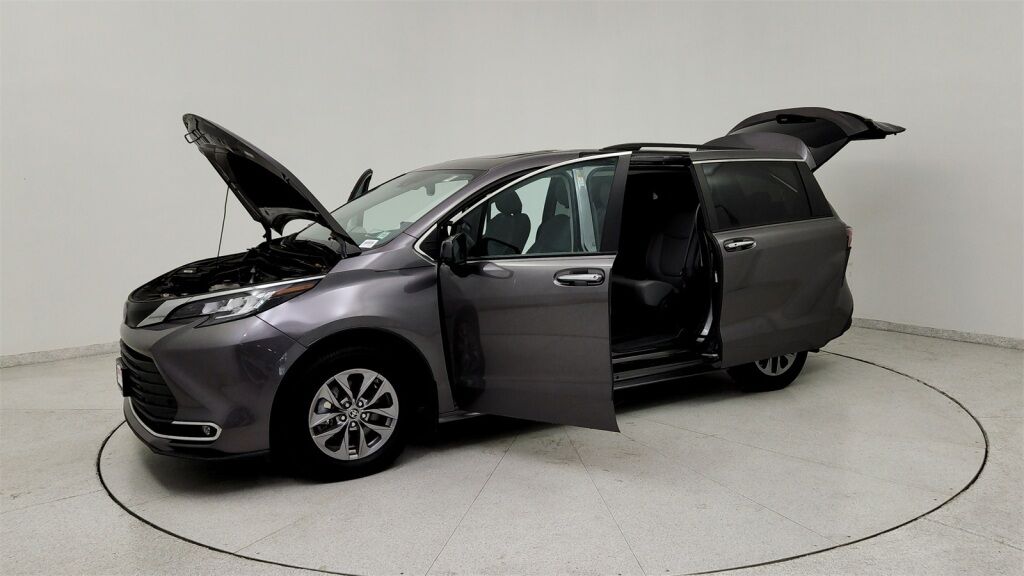 2023 Toyota Sienna XLE Laurel MD