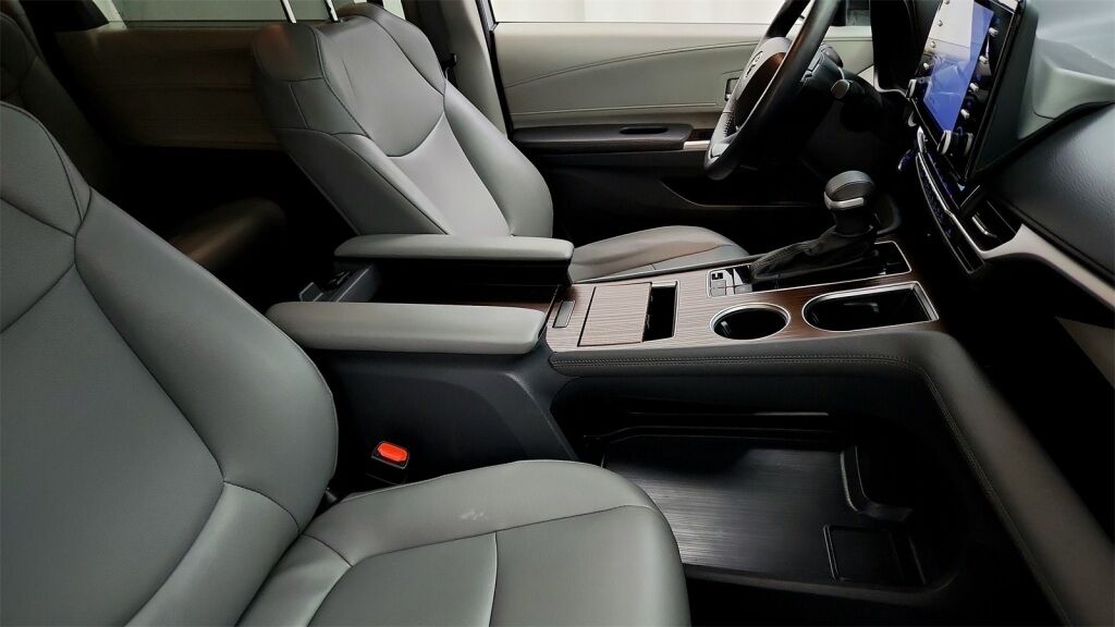 2023 Toyota Sienna XLE Laurel MD