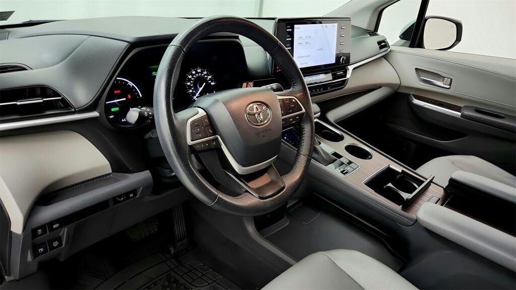 2023 Toyota Sienna XLE Laurel MD