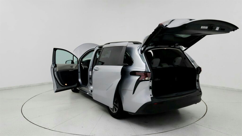 2023 Toyota Sienna XLE Laurel MD
