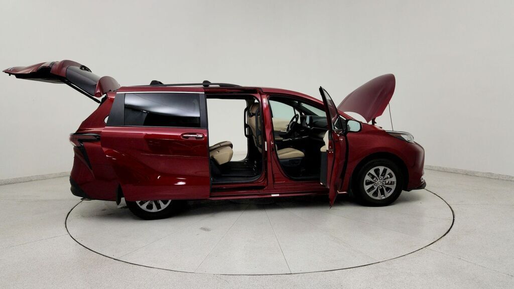 2023 Toyota Sienna XLE Laurel MD