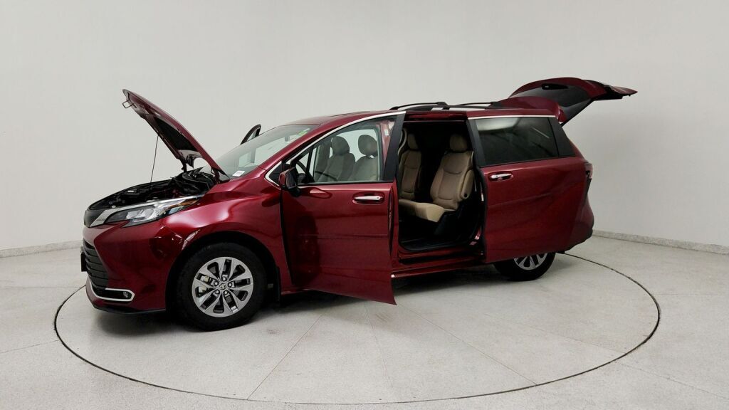 2023 Toyota Sienna XLE Laurel MD