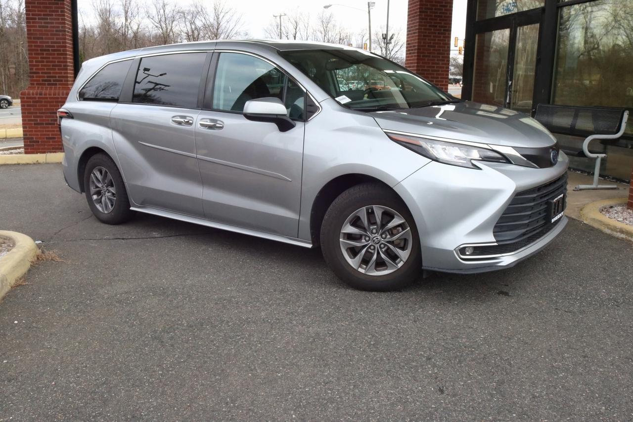 2023 Toyota Sienna XLE