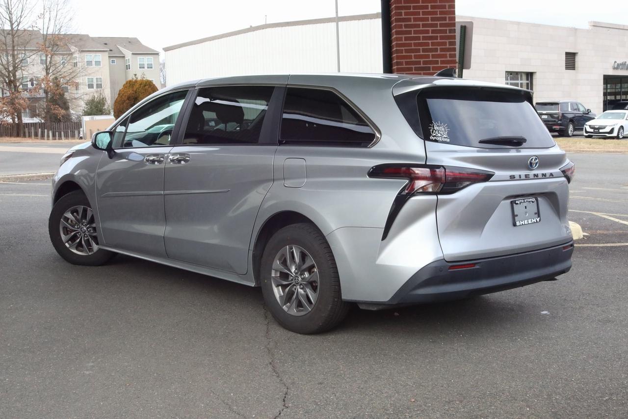 2023 Toyota Sienna XLE Fredericksburg VA