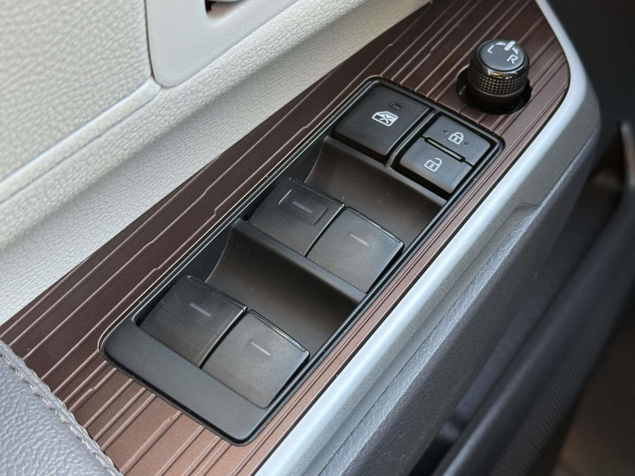 2023 Toyota Sienna XLE Fredericksburg VA