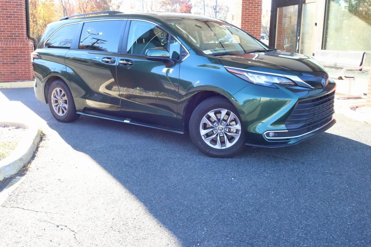 2023 Toyota Sienna XLE