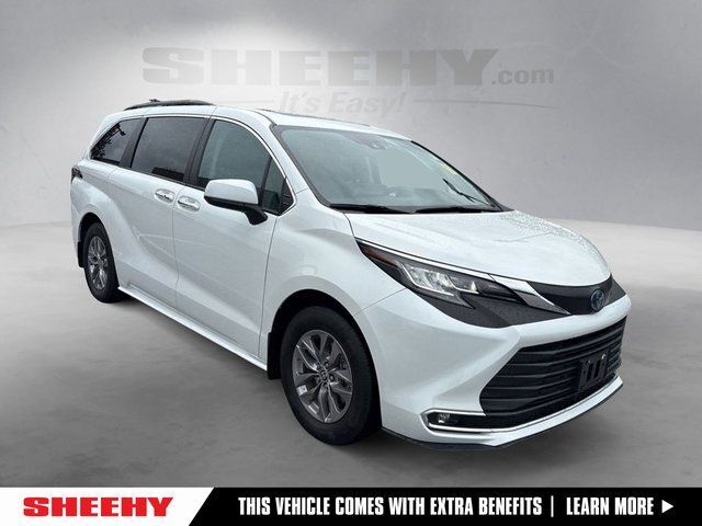 2023 Toyota Sienna XLE