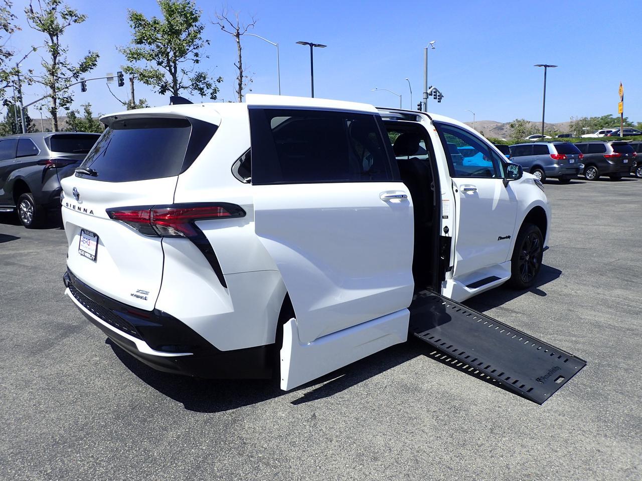 2023 Toyota Sienna XSE Anaheim CA