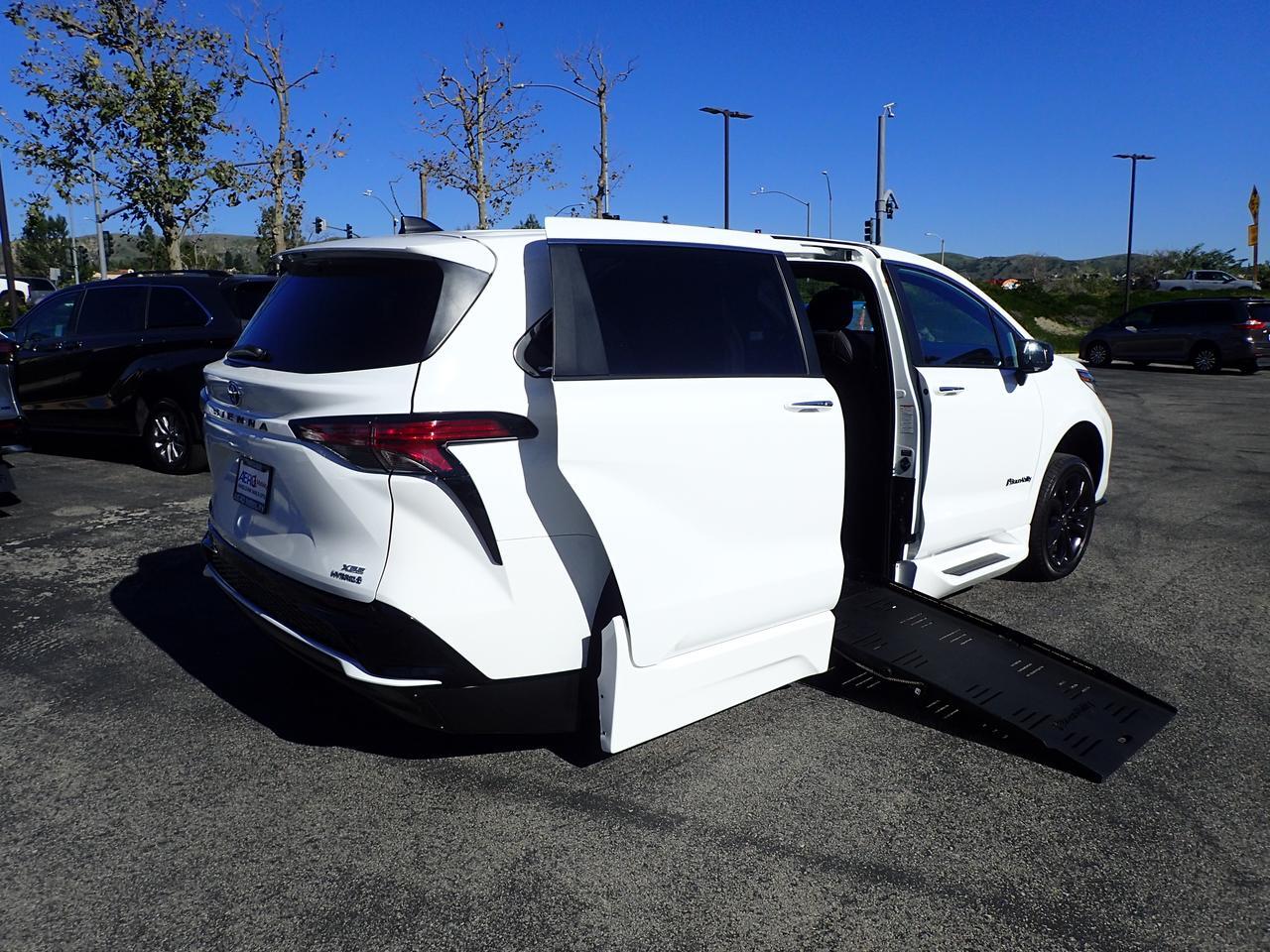 2023 Toyota Sienna XSE Anaheim CA