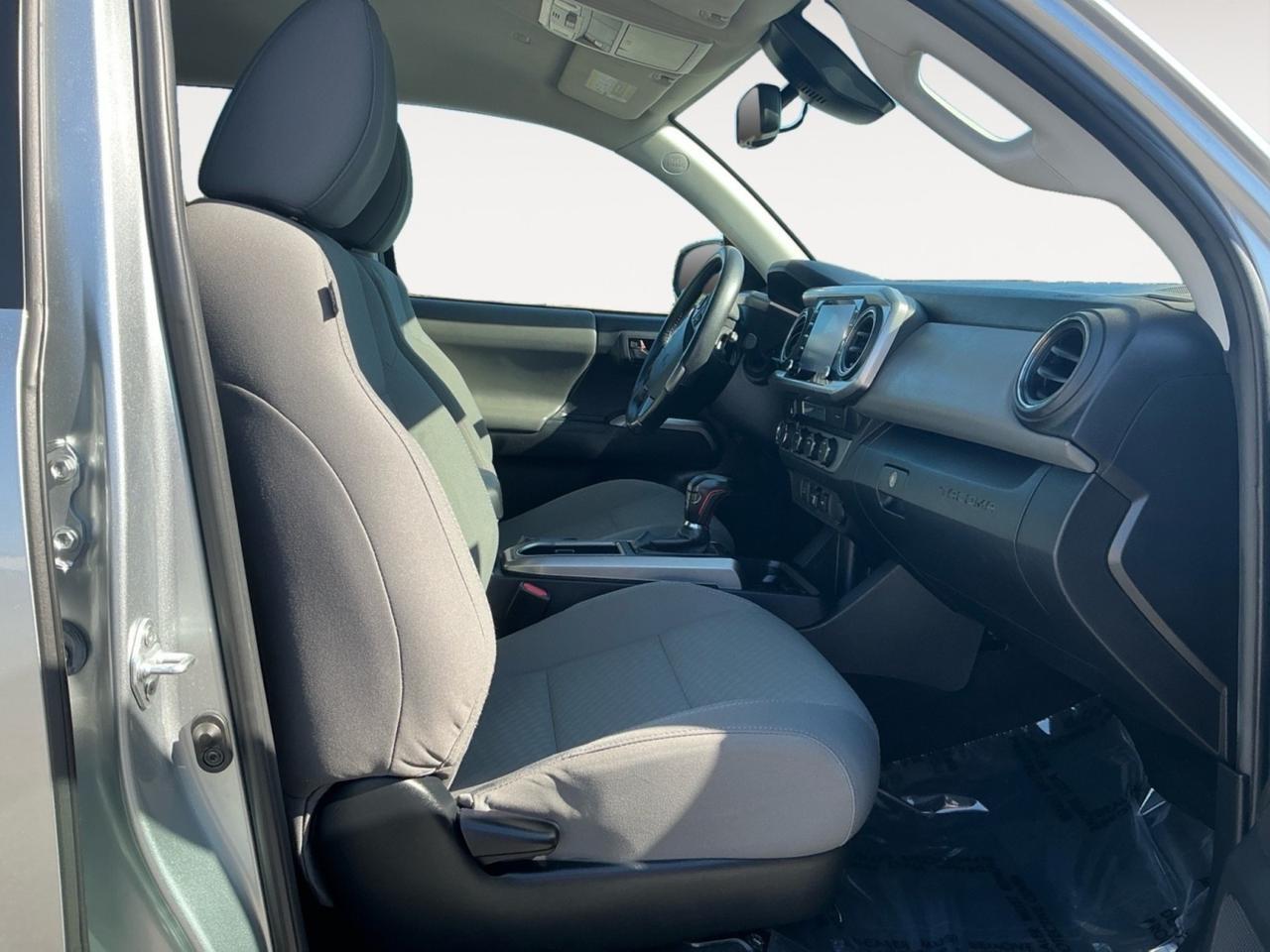 2023 Toyota Tacoma 4WD SR5, APPLE CARPLAY/ANDROID AUTO, BED LINER, TOW PACKAGE, POWER SLIDING REAR WINDOW, POWER MIRRORS RUNNING BOARDS, , BACKUP CAMERA, CLEAN CARFAX, THIS TOYOTA IS READY TO TAKE ON IT'S NEXT ADVENTURE! Norfolk VA
