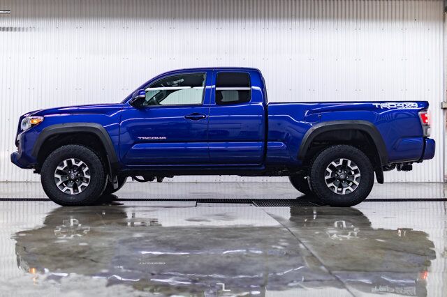 2023 Toyota Tacoma 4x4 Access Cab TRD Off-Road Nav BCam Red Deer AB