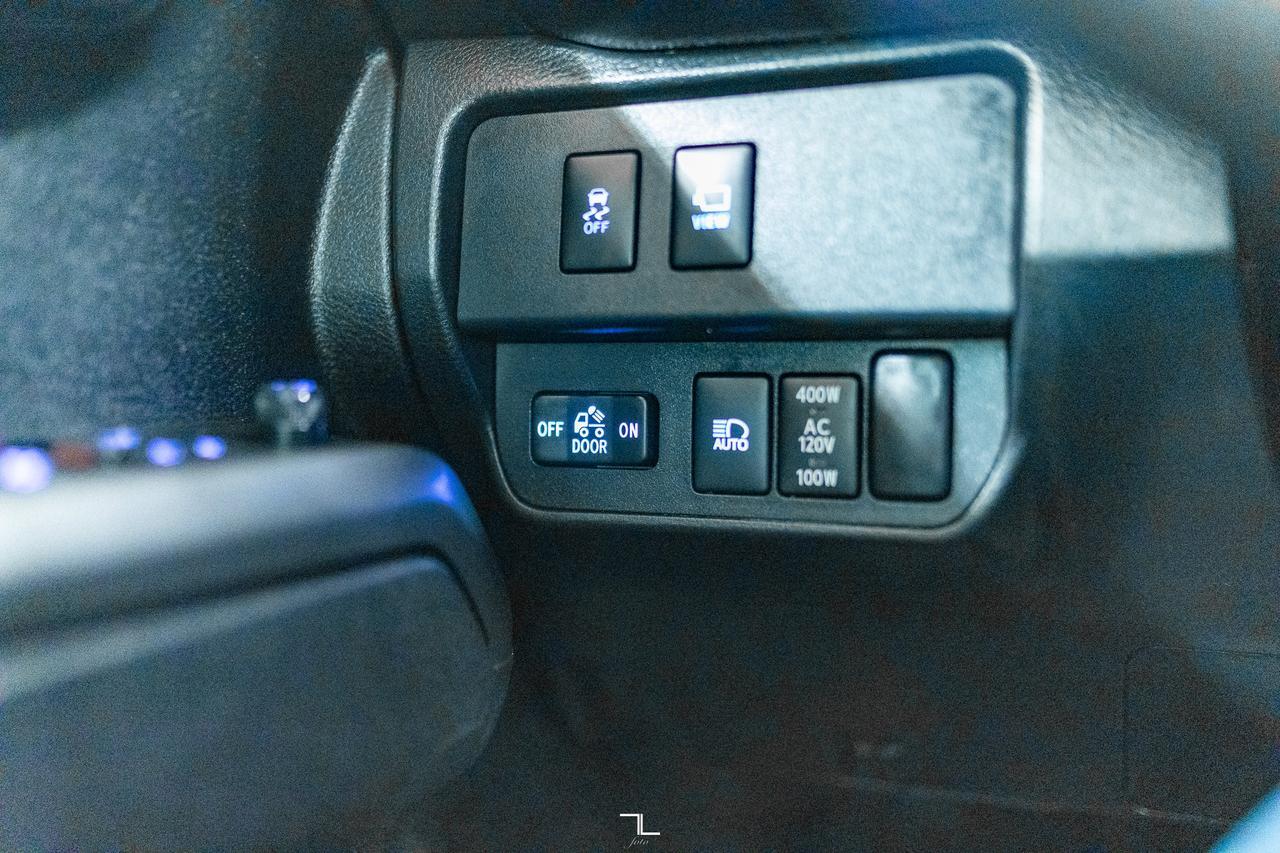 2023 Toyota Tacoma 4x4 Crew Cab TRD Off Road Leather Roof Nav BCam Red Deer AB