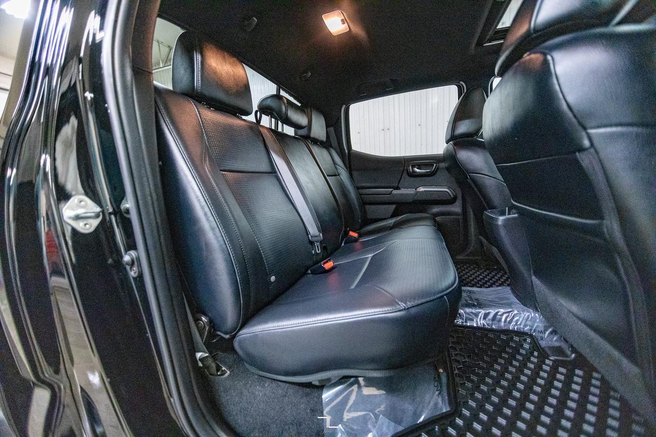 2023 Toyota Tacoma 4x4 Crew Cab TRD Off Road Leather Roof Nav BCam Red Deer AB