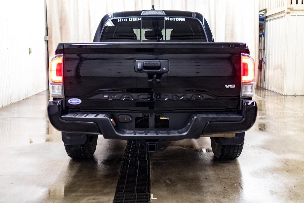 2023 Toyota Tacoma 4x4 Crew Cab TRD Off Road Leather Roof Nav BCam Red Deer AB