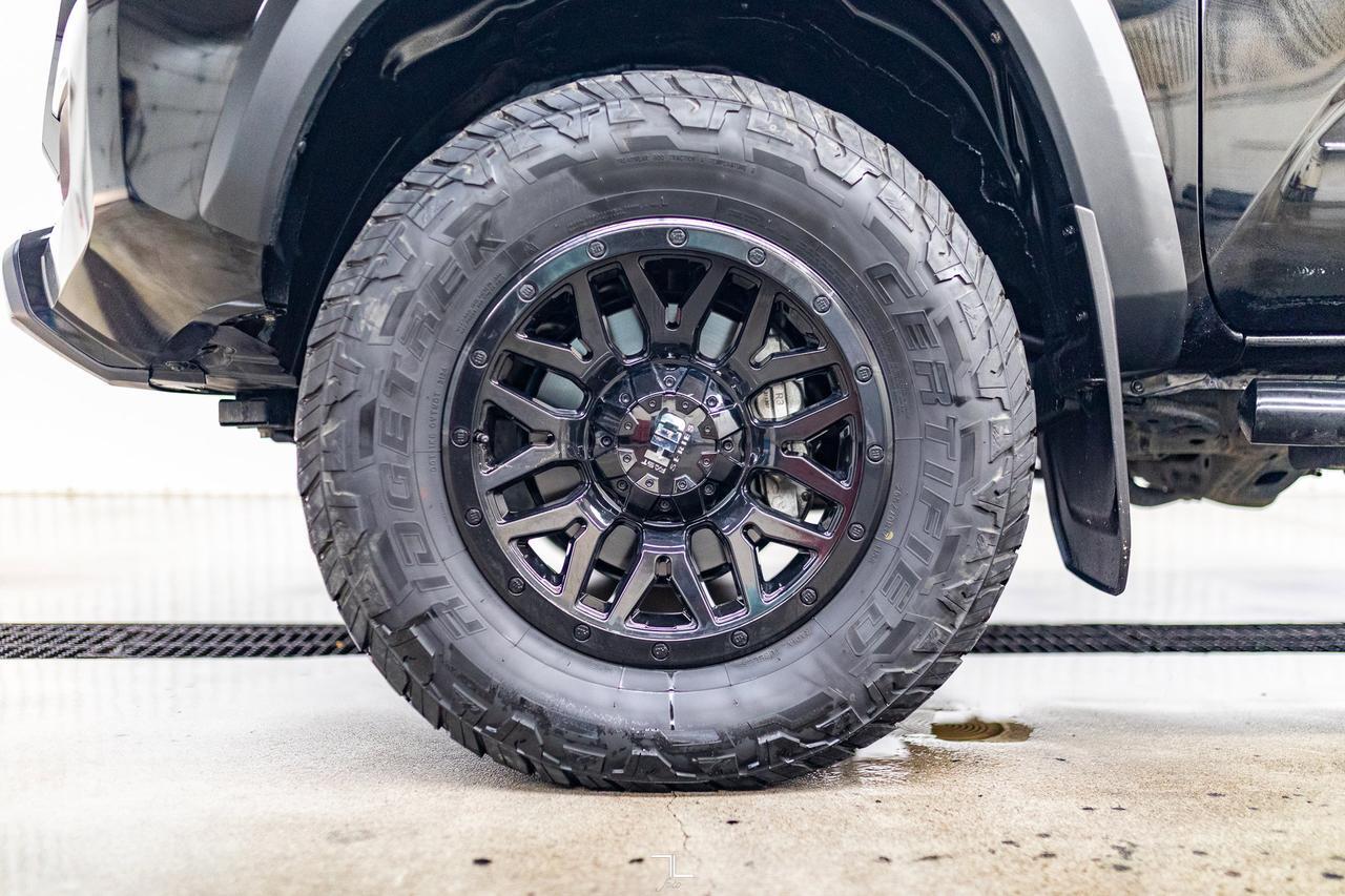 2023 Toyota Tacoma 4x4 Crew Cab TRD Off Road Leather Roof Nav BCam Red Deer AB