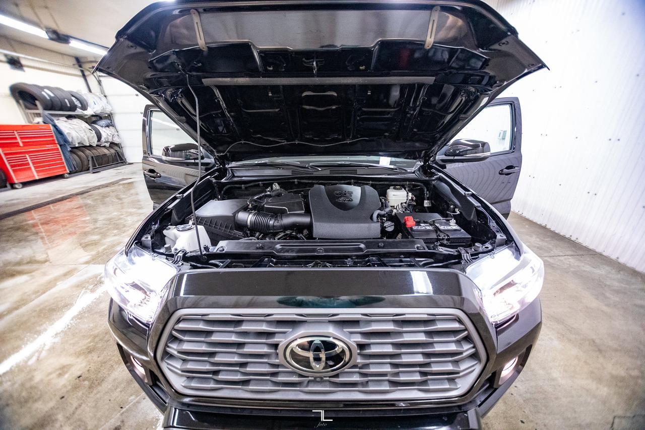 2023 Toyota Tacoma 4x4 Crew Cab TRD Off Road Leather Roof Nav BCam Red Deer AB