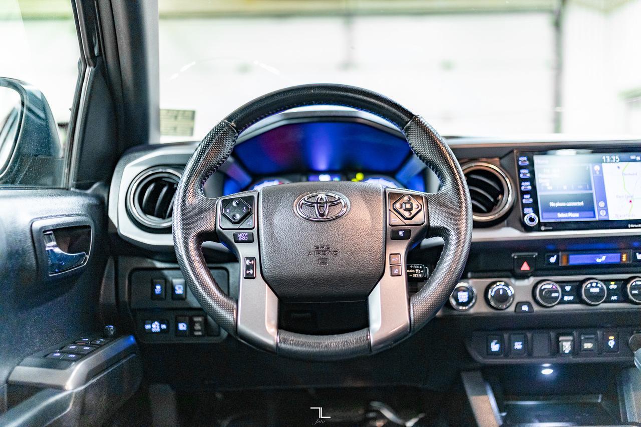 2023 Toyota Tacoma 4x4 Crew Cab TRD Off Road Leather Roof Nav BCam Red Deer AB