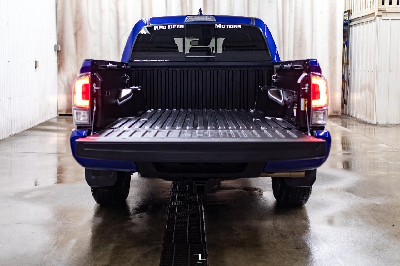 2023 Toyota Tacoma 4x4 Crew Cab TRD Off-Road Leather Roof Nav Red Deer AB
