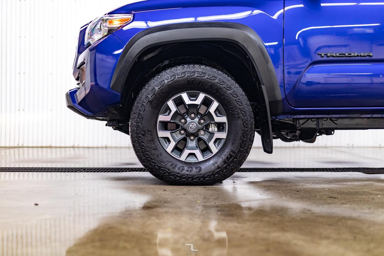 2023 Toyota Tacoma 4x4 Crew Cab TRD Off-Road Leather Roof Nav Red Deer AB