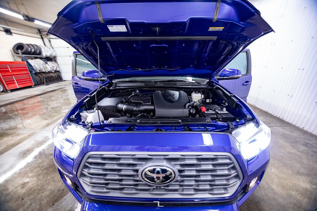 2023 Toyota Tacoma 4x4 Crew Cab TRD Off-Road Leather Roof Nav Red Deer AB