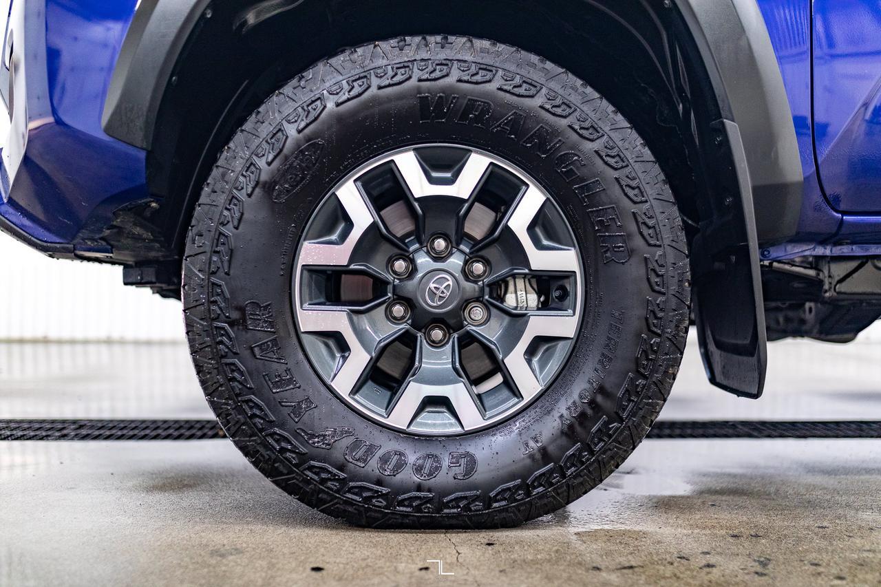 2023 Toyota Tacoma 4x4 Crew Cab TRD Off-Road Leather Roof Nav Red Deer AB