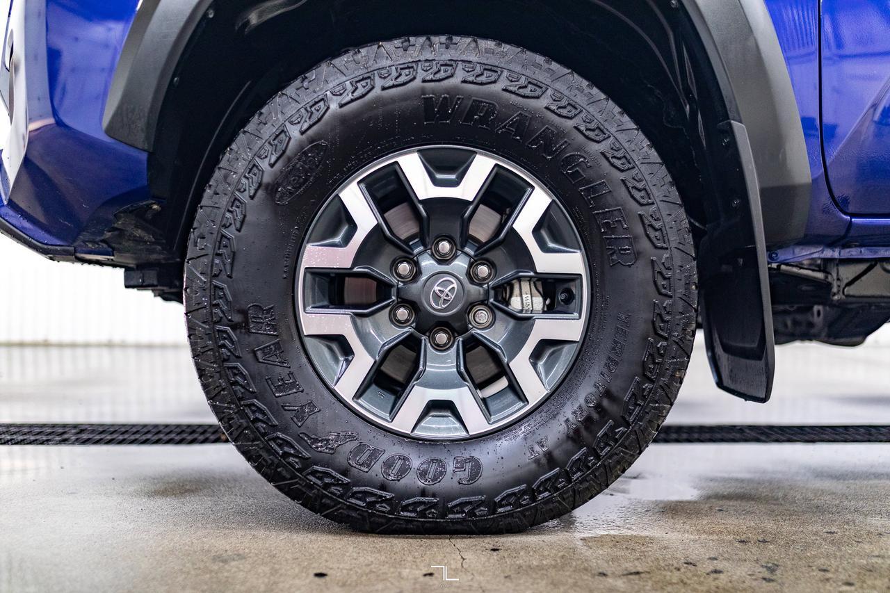 2023 Toyota Tacoma 4x4 Crew Cab TRD Off-Road Leather Roof Nav Red Deer AB