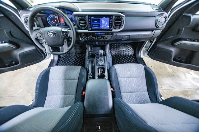 2023 Toyota Tacoma 4x4 Crew Cab TRD Off Road Nav BCam Red Deer AB