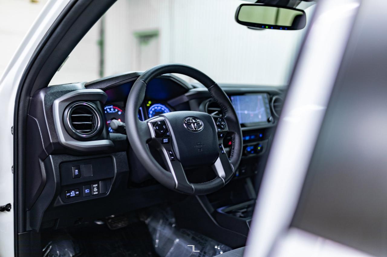 2023 Toyota Tacoma 4x4 Crew Cab TRD Off Road Nav BCam Red Deer AB