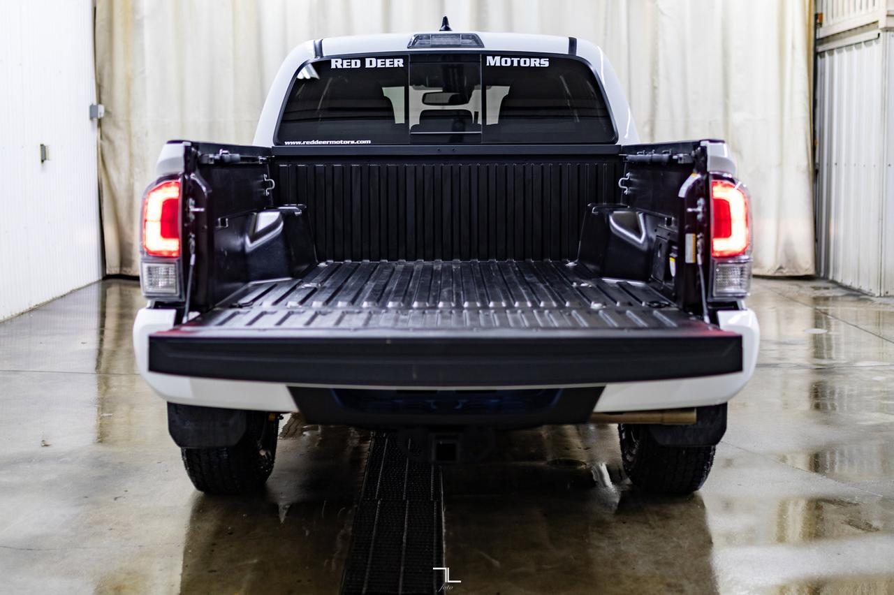 2023 Toyota Tacoma 4x4 Crew Cab TRD Off Road Nav BCam Red Deer AB