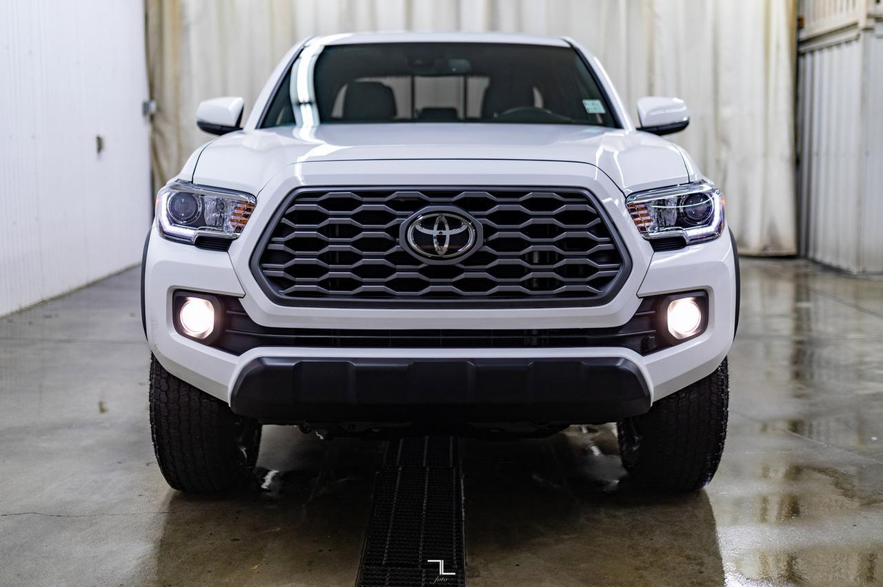 2023 Toyota Tacoma 4x4 Crew Cab TRD Off Road Nav BCam Red Deer AB