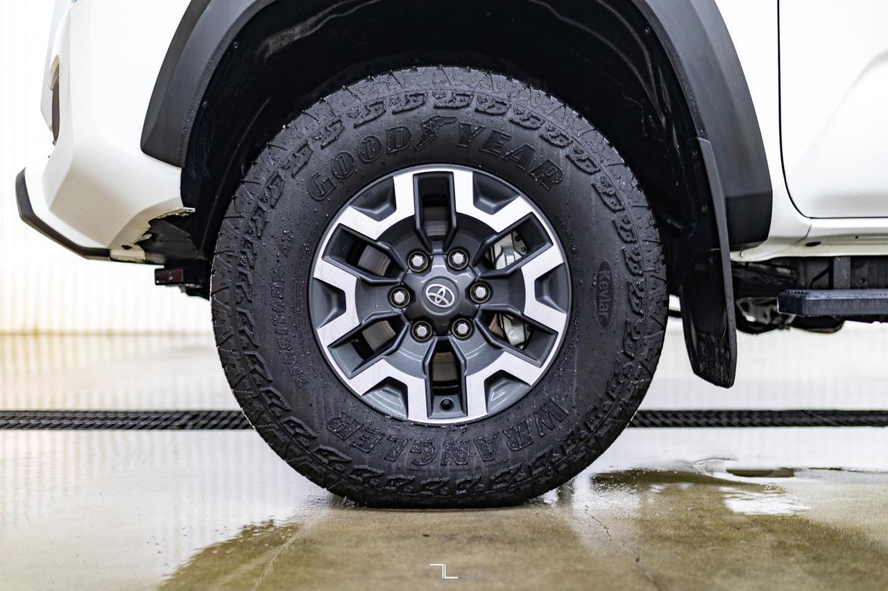 2023 Toyota Tacoma 4x4 Crew Cab TRD Off Road Nav BCam Red Deer AB