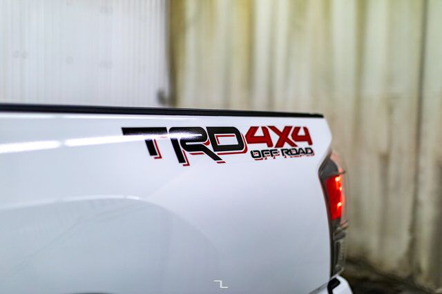 2023 Toyota Tacoma 4x4 Crew Cab TRD Off Road Nav BCam Red Deer AB