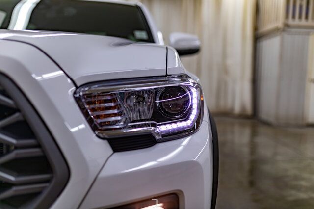 2023 Toyota Tacoma 4x4 Crew Cab TRD Off Road Nav BCam Red Deer AB