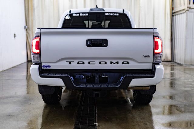 2023 Toyota Tacoma 4x4 Crew Cab TRD Off Road Nav BCam Red Deer AB