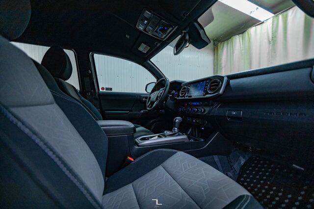 2023 Toyota Tacoma 4x4 Crew Cab TRD Off Road Nav BCam Red Deer AB