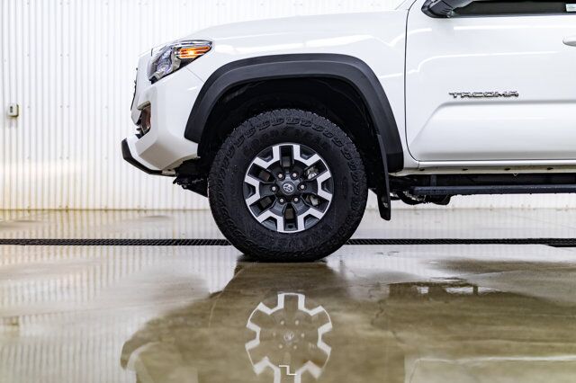 2023 Toyota Tacoma 4x4 Crew Cab TRD Off Road Nav BCam Red Deer AB