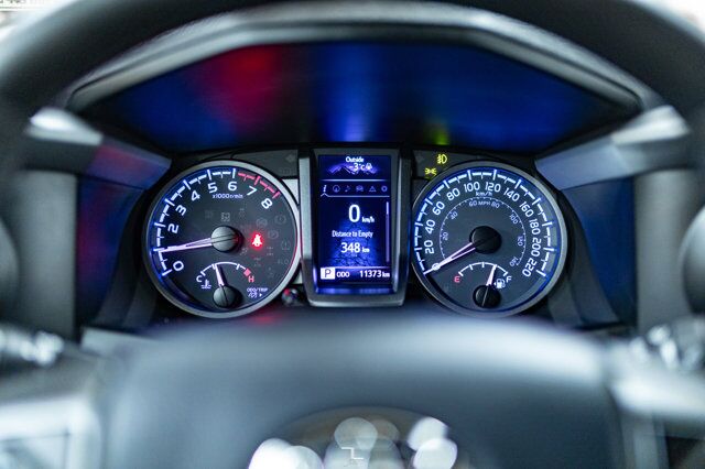 2023 Toyota Tacoma 4x4 Crew Cab TRD Off Road Nav BCam Red Deer AB