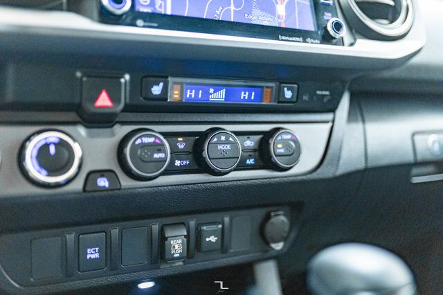 2023 Toyota Tacoma 4x4 Crew Cab TRD Off Road Nav BCam Red Deer AB