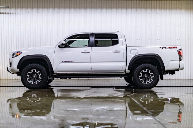 2023 Toyota Tacoma 4x4 Crew Cab TRD Off Road Nav BCam Red Deer AB